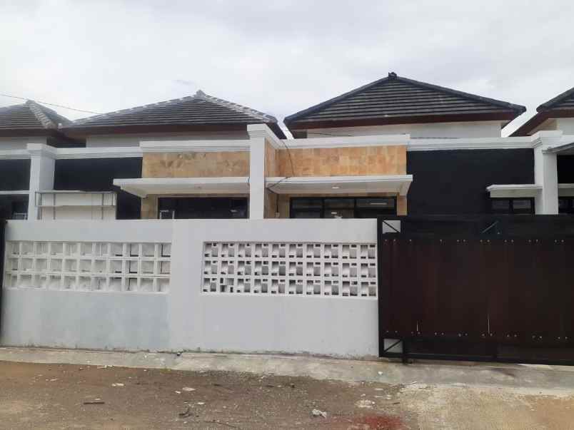 dijual rumah jl katapang andir