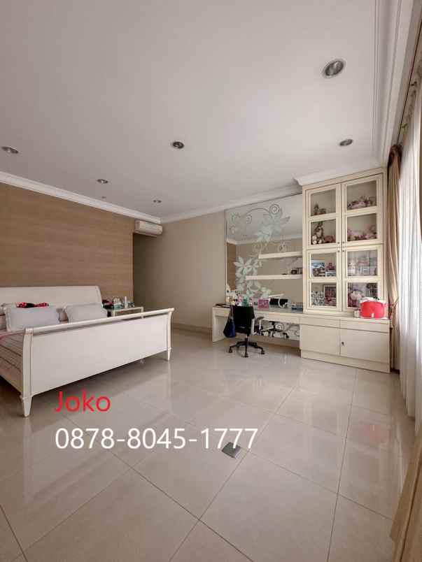 dijual rumah jl kebon kacang