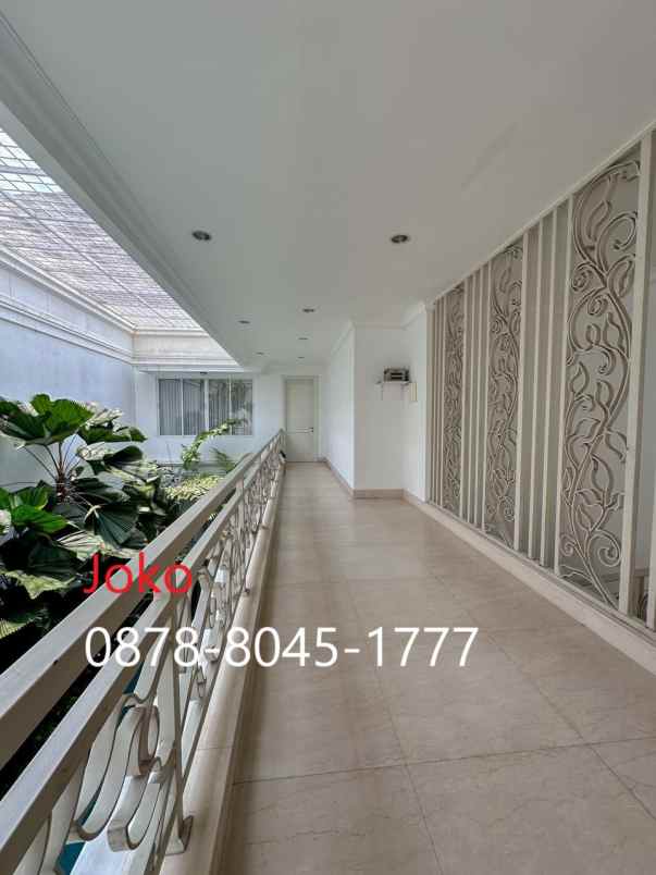 dijual rumah jl kebon kacang