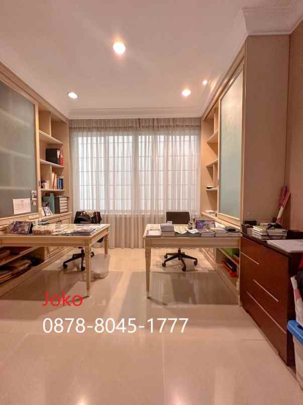 dijual rumah jl kebon kacang