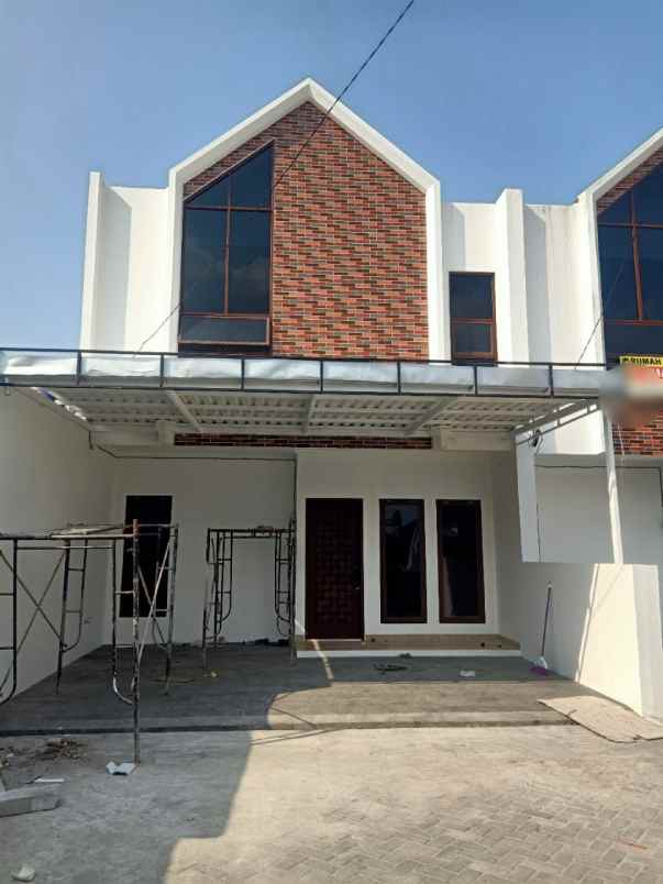 dijual rumah jl kelurahan duren sawit