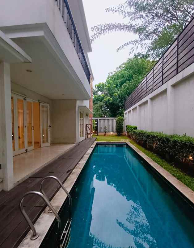 dijual rumah jl kesehatan raya bintaro