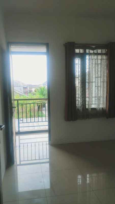 dijual rumah jl kiara sari permai vi