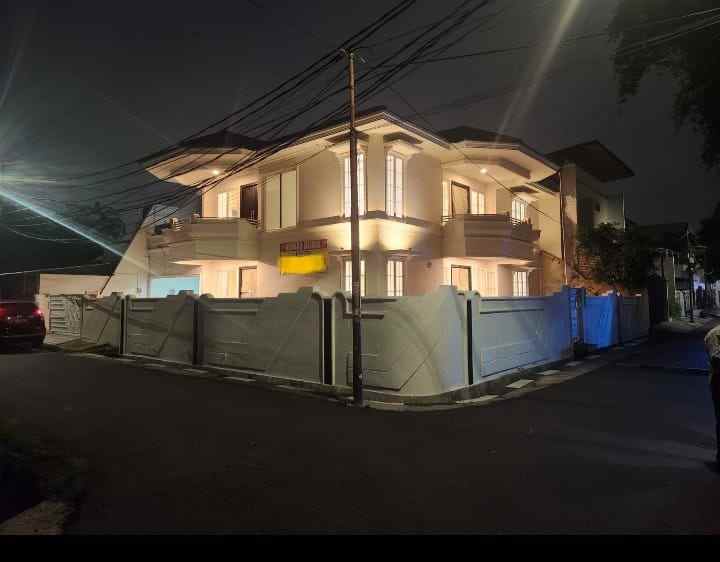 dijual rumah jl komplek abadi pondok
