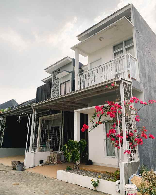 dijual rumah jl mangunkarso no 48 toyoresmi