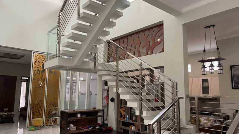 dijual rumah jl manjahlega