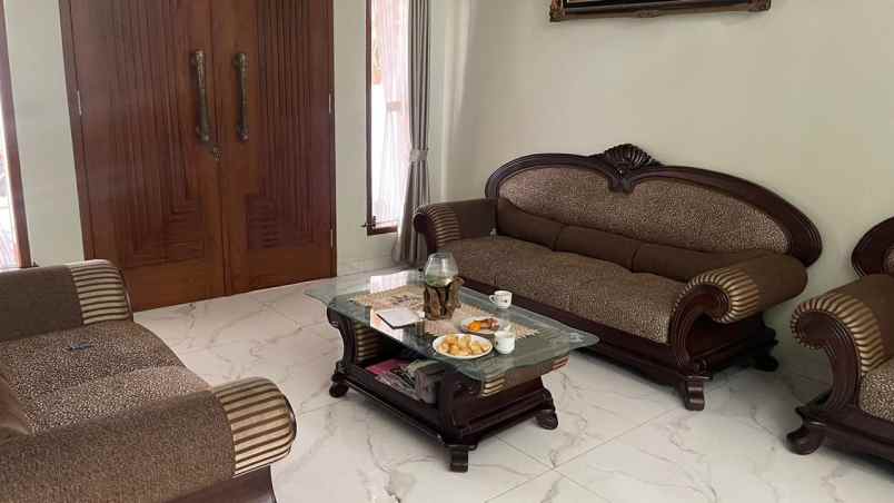 dijual rumah jl manjahlega