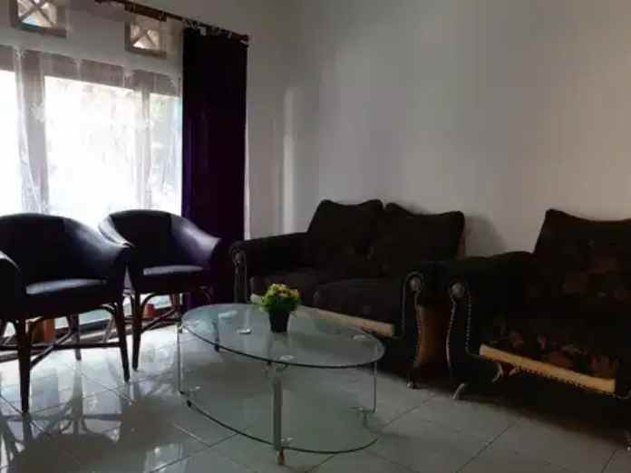 dijual rumah jl neptunus margahayu