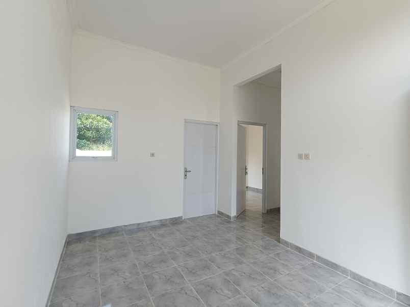 dijual rumah jl raya babakan tajur