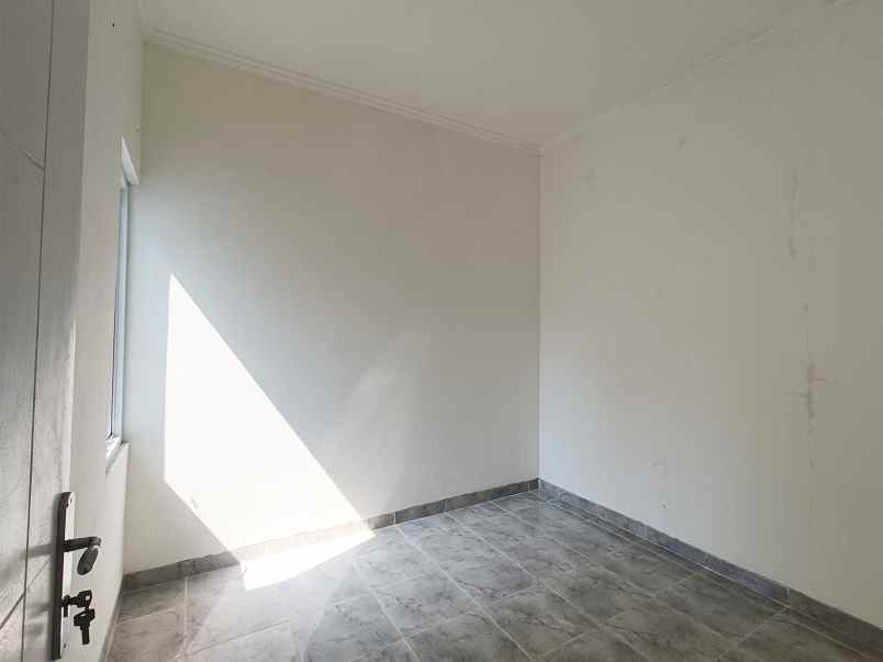 dijual rumah jl raya babakan tajur