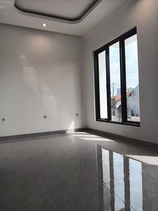 dijual rumah jl raya caman jatibening