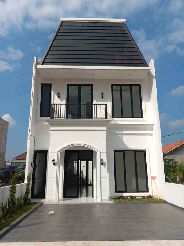 dijual rumah jl raya caman jatibening