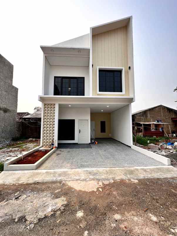 dijual rumah jl raya cipayung