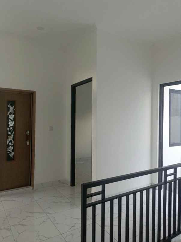 dijual rumah jl raya kav arta kencana 2