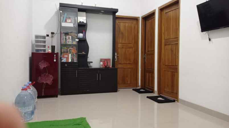 dijual rumah jl raya puspa sari