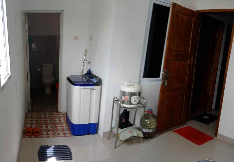 dijual rumah jl raya puspa sari