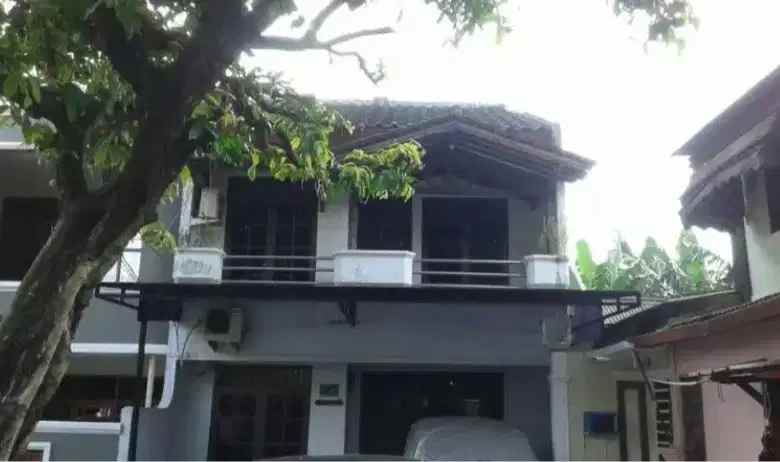 dijual rumah jl taman malaka pondok