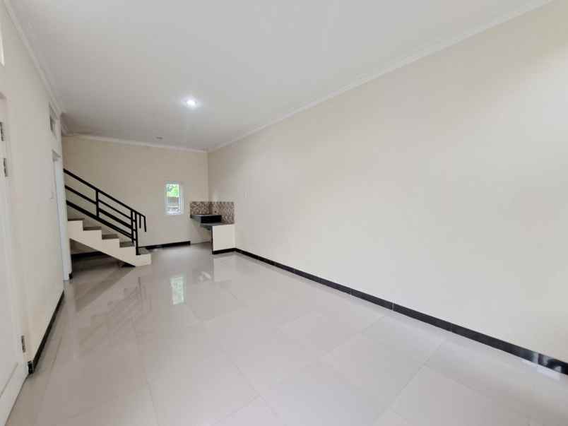 dijual rumah jl tb simatupang