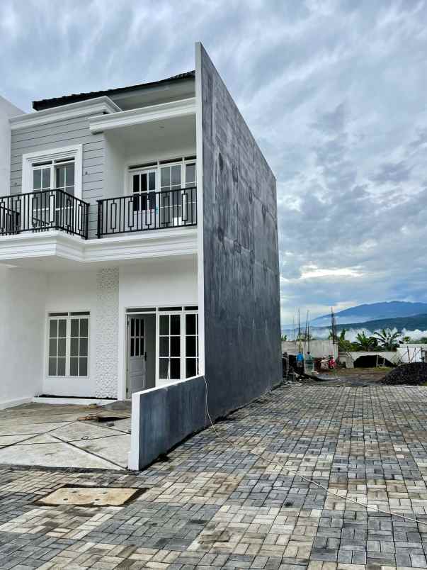 dijual rumah jl tegal rejo rt 01 rw 07