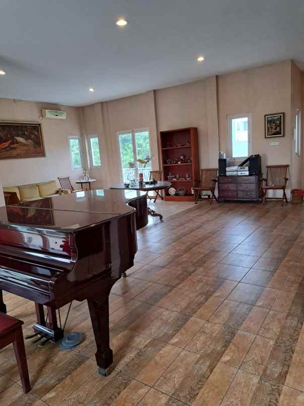 dijual rumah jl villa indah villa