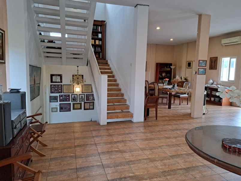 dijual rumah jl villa indah villa