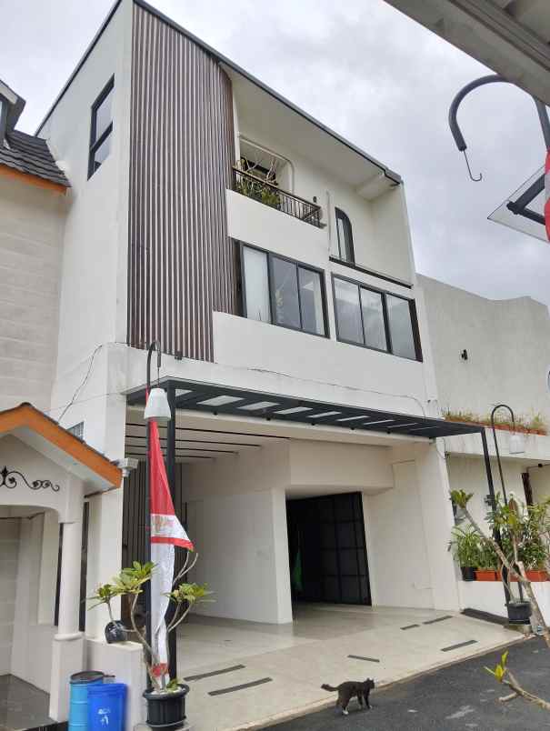 dijual rumah jl wangunsari cijengkol