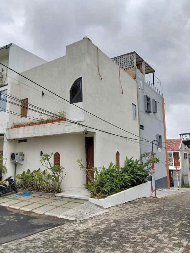 dijual rumah jl wangunsari cijengkol