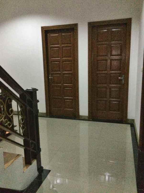 dijual rumah jl warga raya