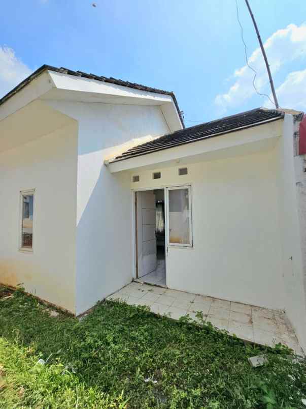 dijual rumah jln cijang kuriang