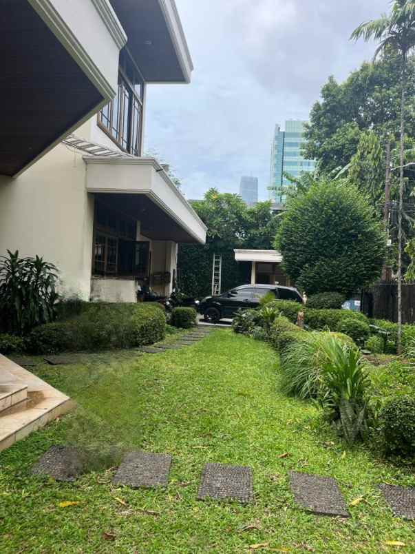 dijual rumah jln patra kuningan