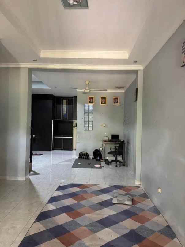 dijual rumah jln raya benda pamulang