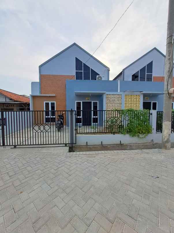 dijual rumah karang satria