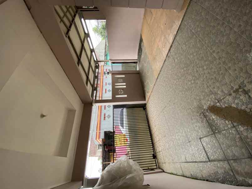 dijual rumah karawaci residence