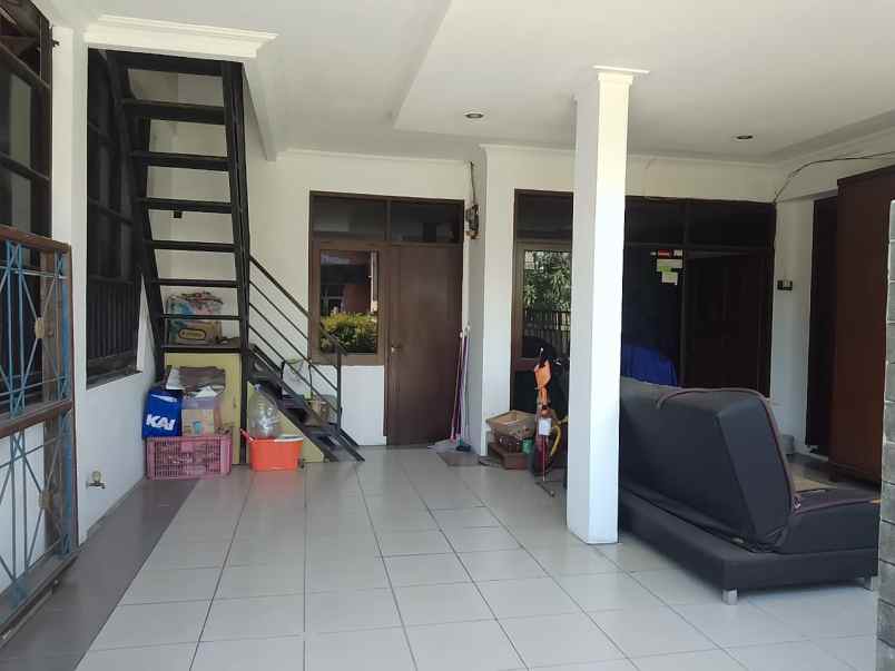 dijual rumah kawaluyaan indah soekarno