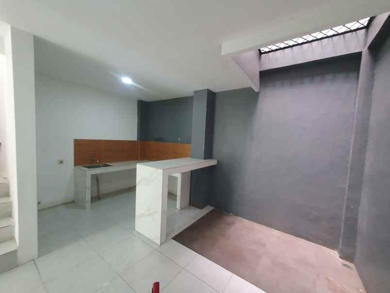 dijual rumah kelapa gading