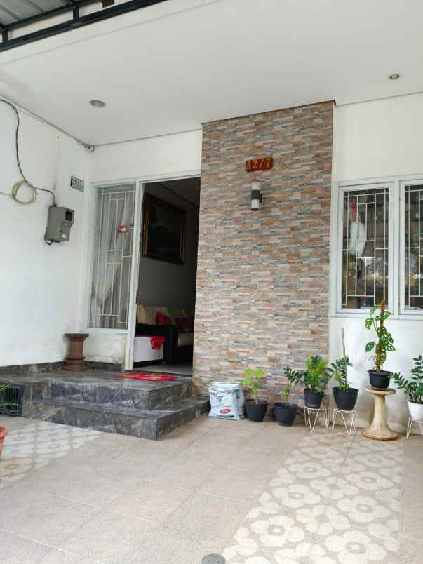 dijual rumah kelapa gading