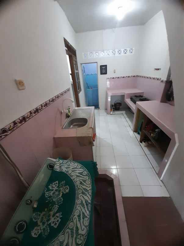 dijual rumah keluarga siap huni