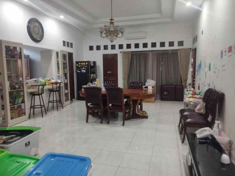 dijual rumah kemang jakarta selatan