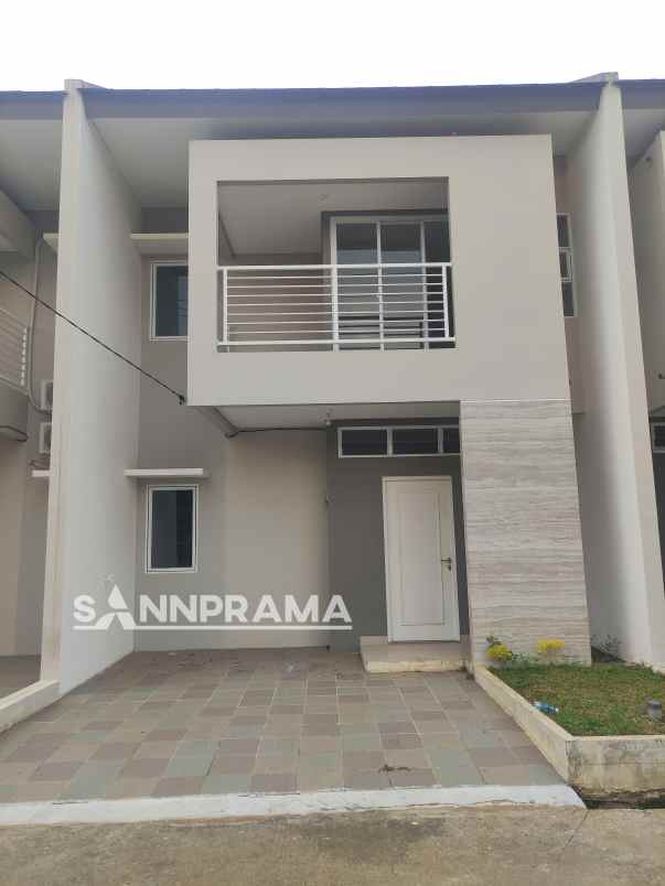 dijual rumah kemang kiara