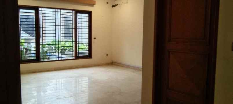 dijual rumah kemang timur