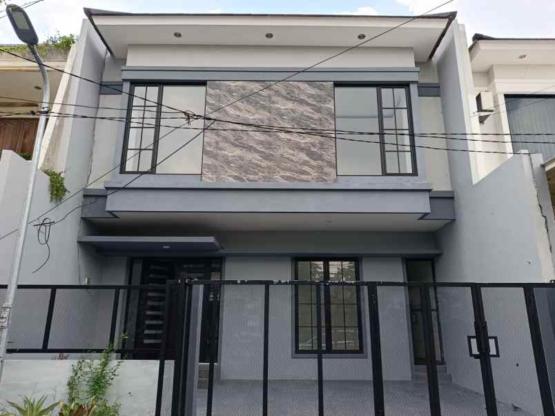 dijual rumah klampis semolo