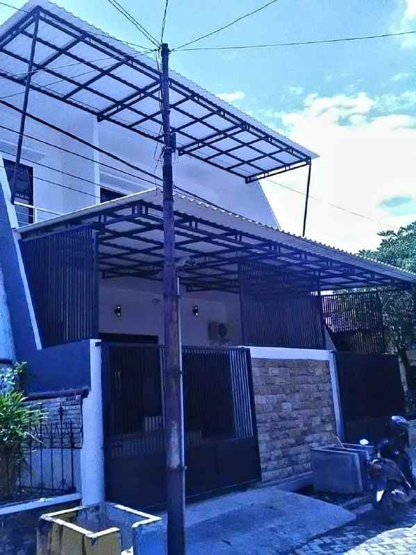 dijual rumah klampis semolo timur