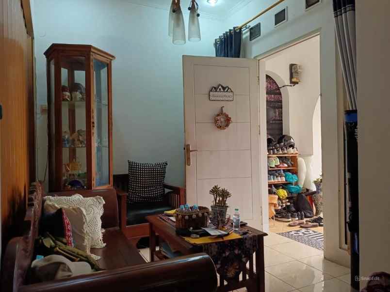 dijual rumah komp duta regency