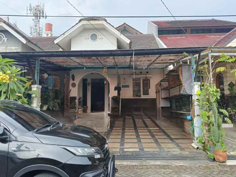 dijual rumah komp duta regency