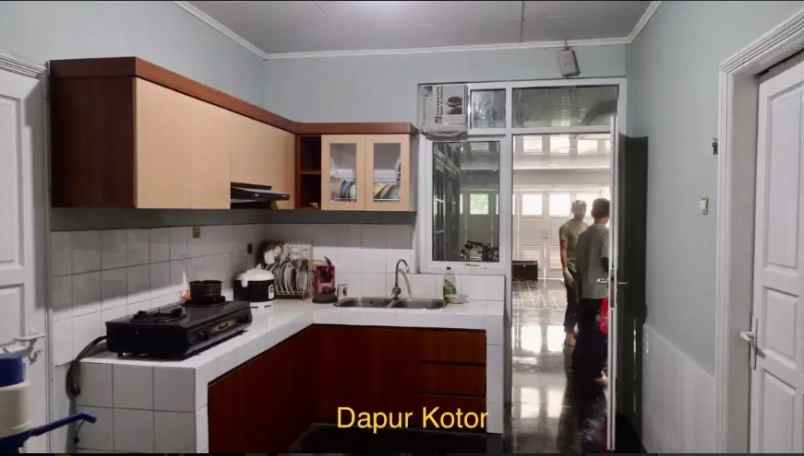 dijual rumah komplek bukit permai