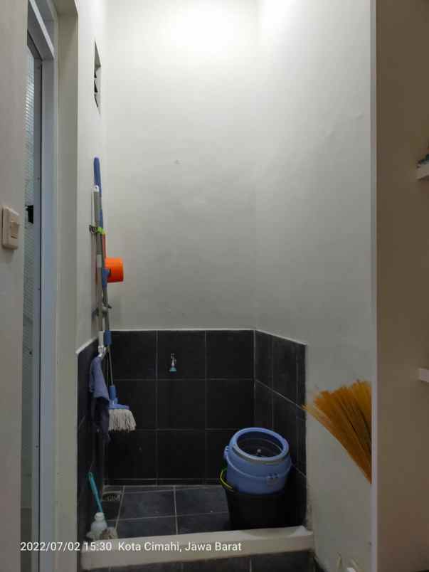 dijual rumah komplek cipageran