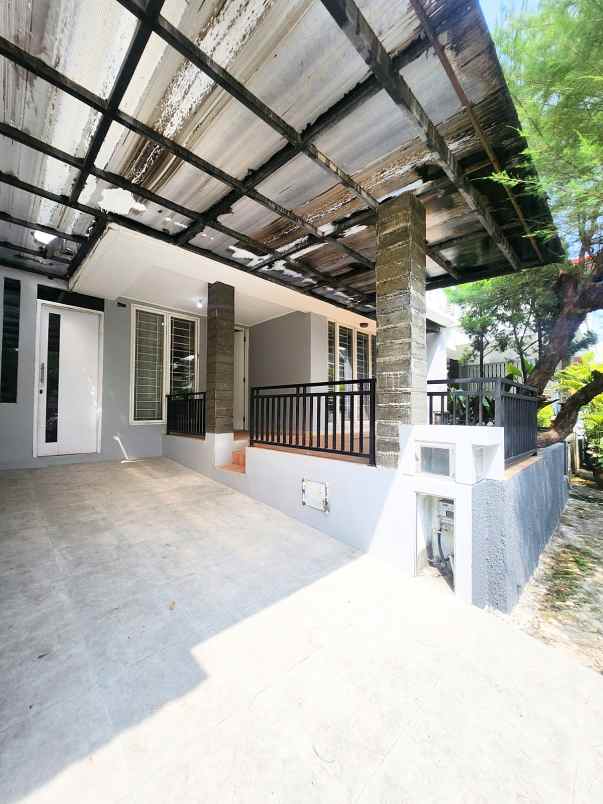 dijual rumah komplek emerald bintaro