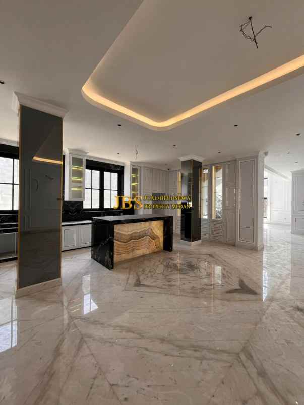 dijual rumah komplek graha metropolitan