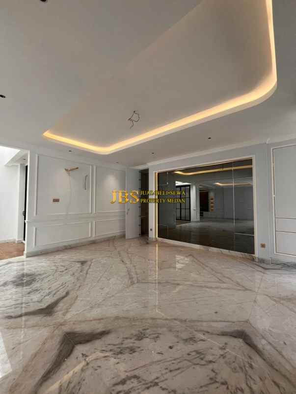 dijual rumah komplek graha metropolitan