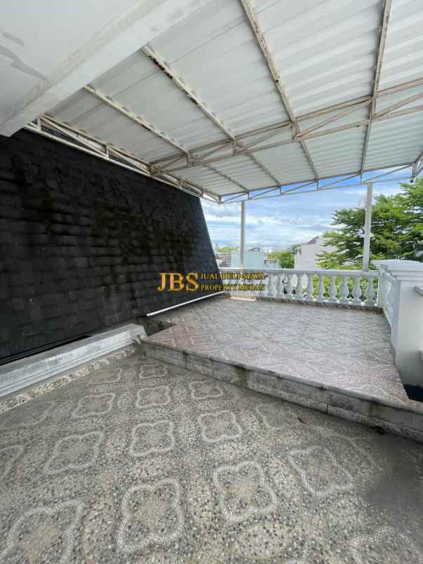 dijual rumah komplek graha metropolitan